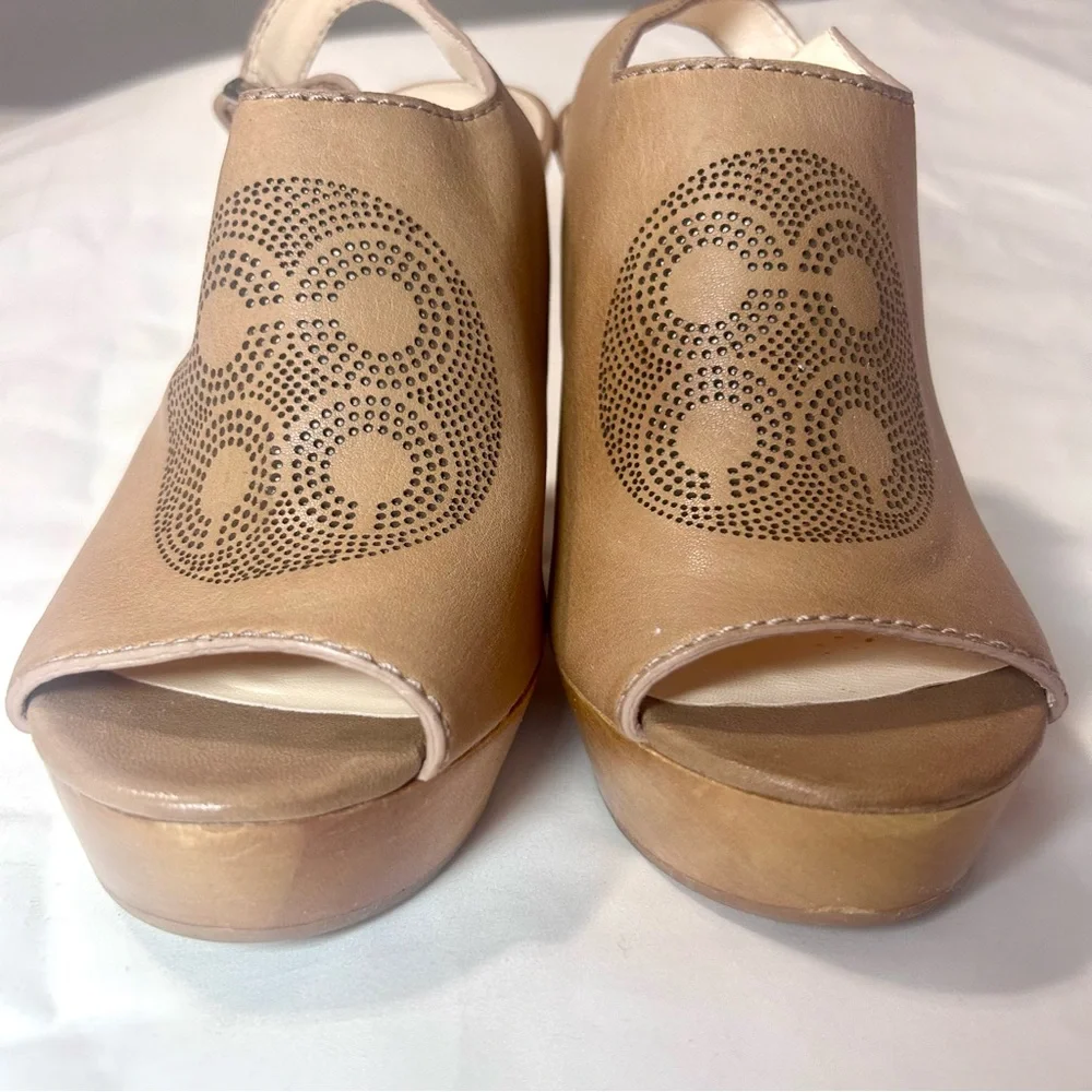 Coach Jade Beige Leather Wedge Sandals.8B - Picture 6 of 16